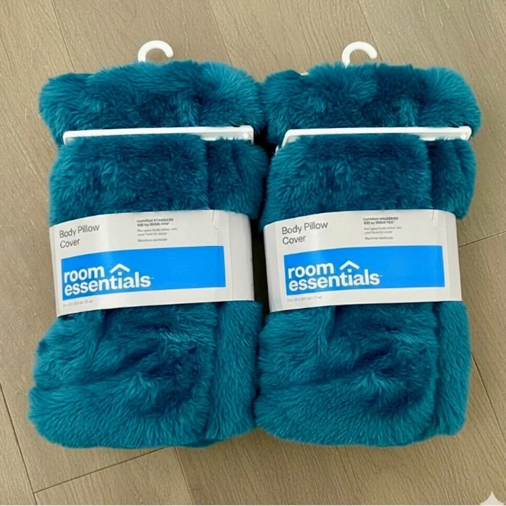2 Room Essentials Plush Teal Pillow Covers very soft and comfy. - Picture 2 of 2